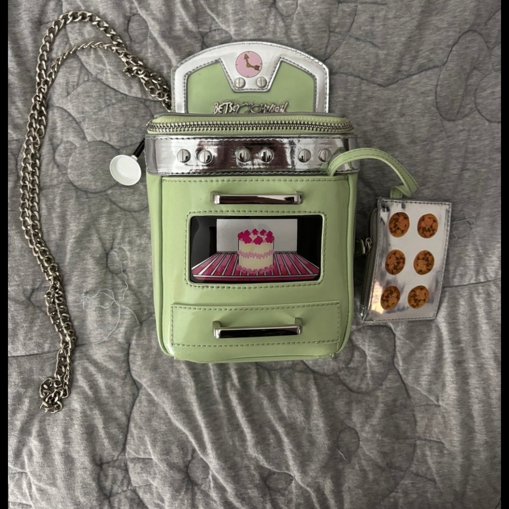 Bake It Like Betsey Crossbody